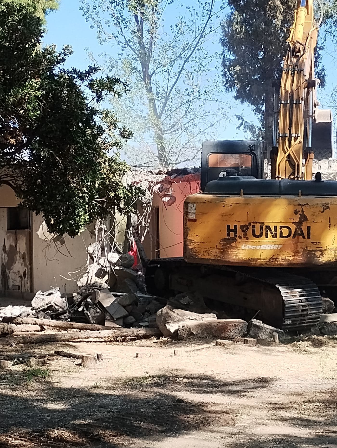 Demolición y movimiento de suelos